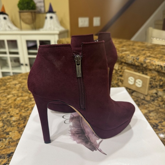Jessica Simpson Platform Boots - Picture 2 of 3